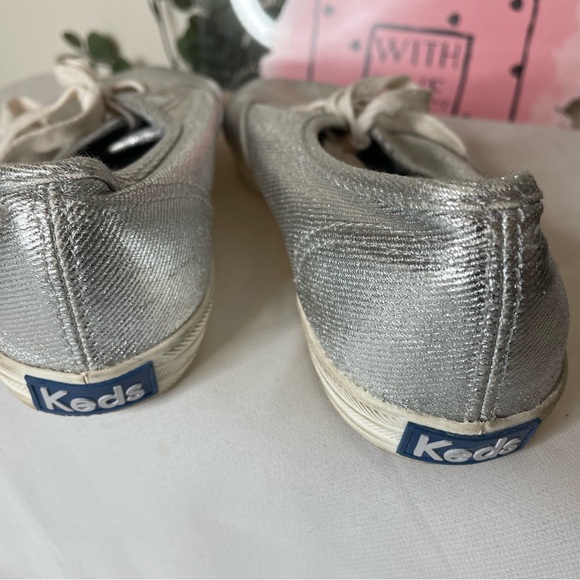 Keds Silver Metallic Sneaker Sz 6.5 - Picture 4 of 11